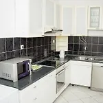 Apartament Leatoni *