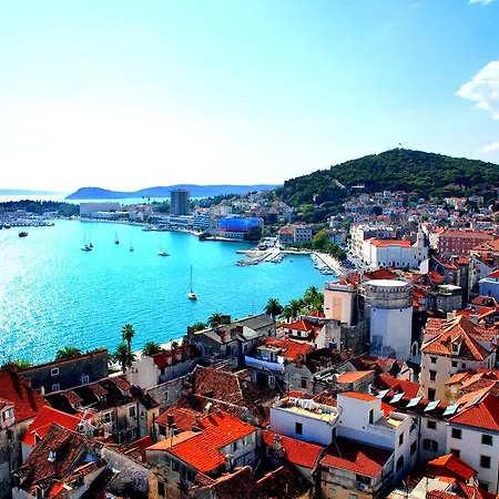 Leatoni Apartamento *